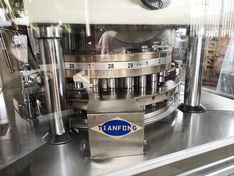 Macchina rotatoria automatica della stampa della compressa di ZPW29 ZPW31 per i pc/ora del sale 150000 di Candy