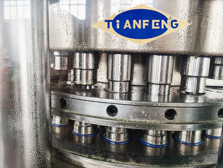 30 mm Max. Macchina per la stampa di compresse a profondità di riempimento con capacità di produzione fino a 15 mm di spessore