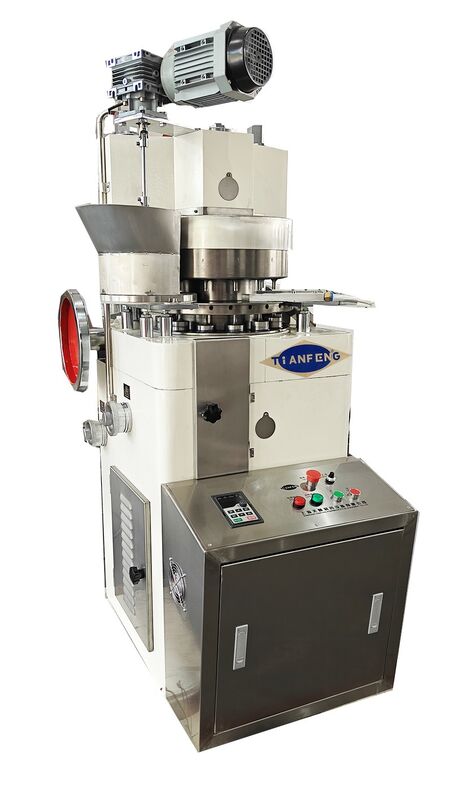 Macchina per la compressione di compresse versatile in grado di produrre diverse forme e dimensioni di compresse con una forza di compressione costante