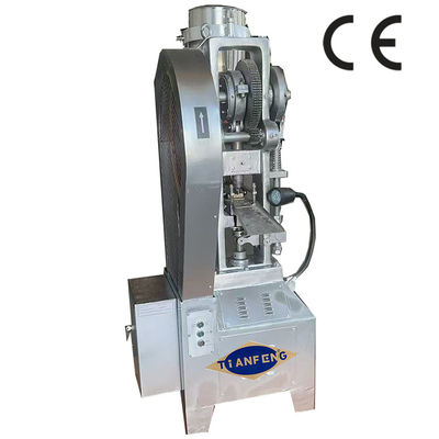 1.5KW Motor Power Tablet Press Machine per una profondità massima di riempimento di 25 mm e produzione